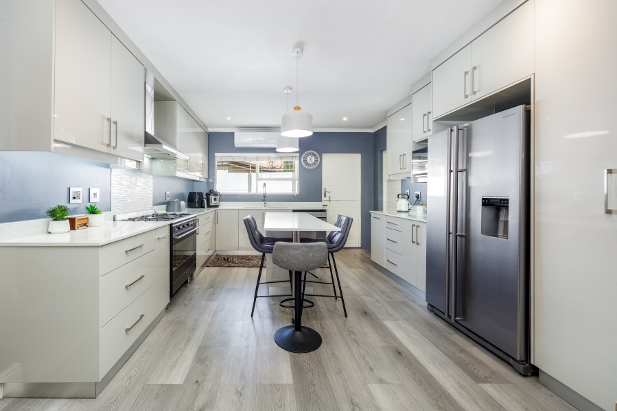 4 Bedroom Property for Sale in Wellway Park Western Cape